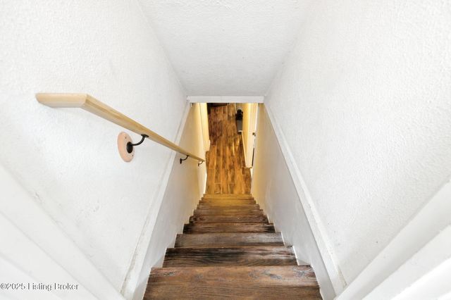 1015 Greenleaf Rd, Louisville, KY 40213