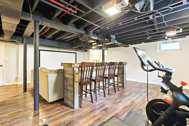 1015 Greenleaf Rd, Louisville, KY 40213