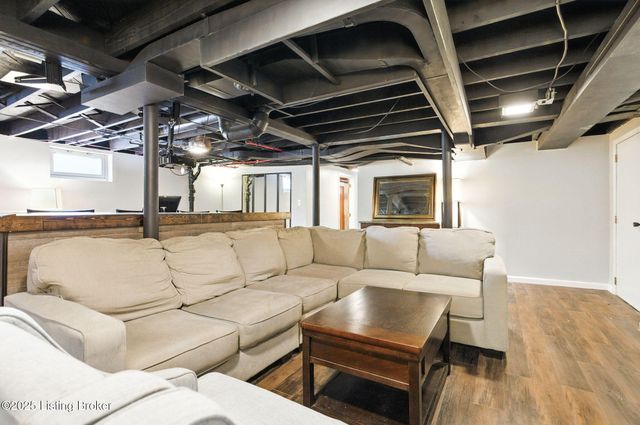 1015 Greenleaf Rd, Louisville, KY 40213