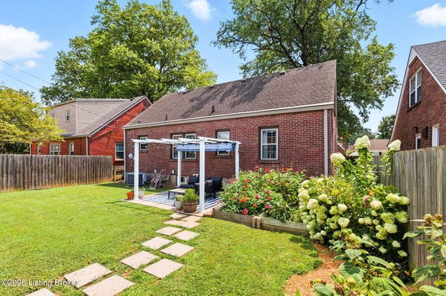 1015 Greenleaf Rd, Louisville, KY 40213