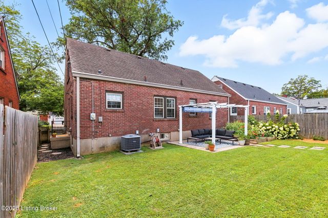 1015 Greenleaf Rd, Louisville, KY 40213