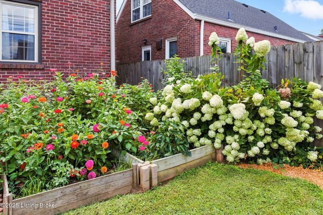 1015 Greenleaf Rd, Louisville, KY 40213