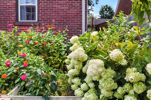 1015 Greenleaf Rd, Louisville, KY 40213