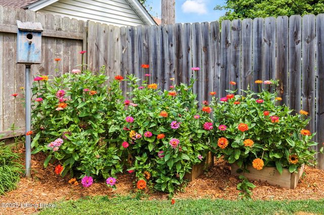 1015 Greenleaf Rd, Louisville, KY 40213