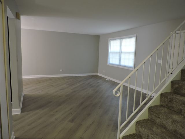 407 BEECHWOOD Drive, Westmont, IL 60559