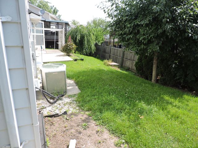 407 BEECHWOOD Drive, Westmont, IL 60559