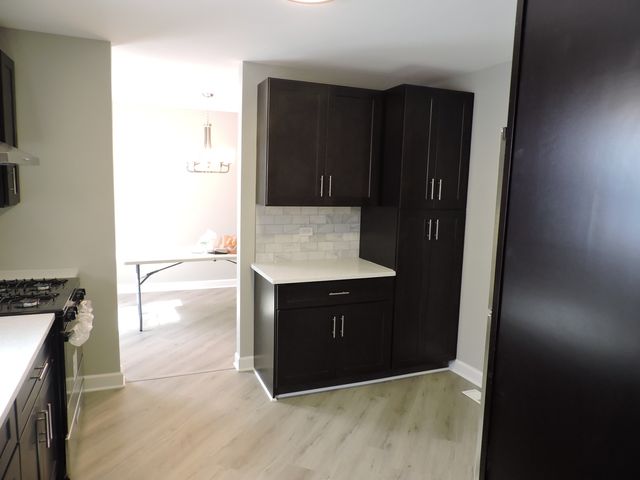 407 BEECHWOOD Drive, Westmont, IL 60559