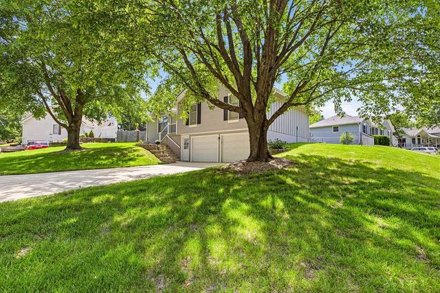 1802 Regency Drive, Kearney, MO 64060