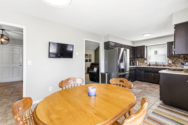 1802 Regency Drive, Kearney, MO 64060