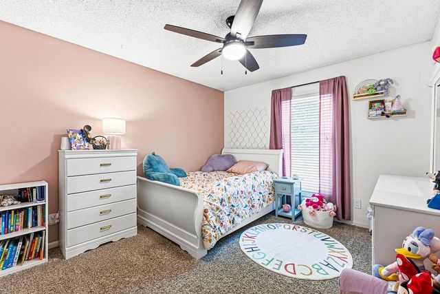1802 Regency Drive, Kearney, MO 64060