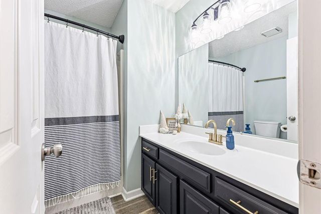 1802 Regency Drive, Kearney, MO 64060