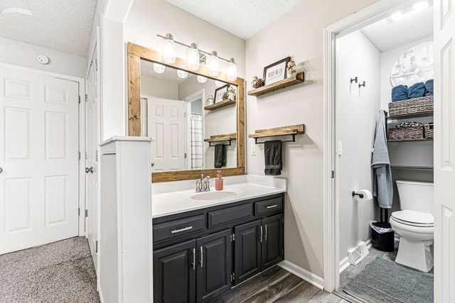 1802 Regency Drive, Kearney, MO 64060