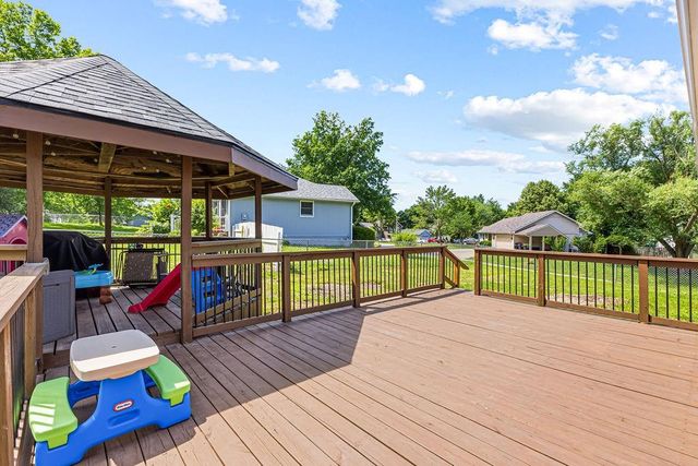 1802 Regency Drive, Kearney, MO 64060
