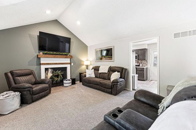 1802 Regency Drive, Kearney, MO 64060