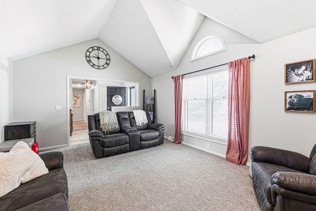 1802 Regency Drive, Kearney, MO 64060