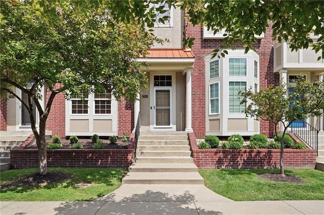 2911 Gentry Park Parkway, Kansas City, MO 64116