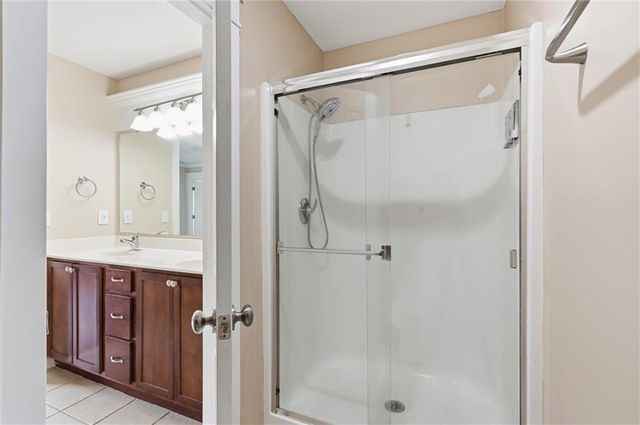 2911 Gentry Park Parkway, Kansas City, MO 64116