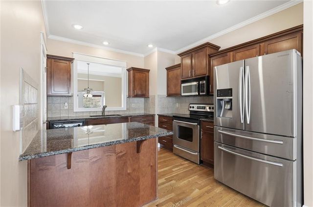 2911 Gentry Park Parkway, Kansas City, MO 64116