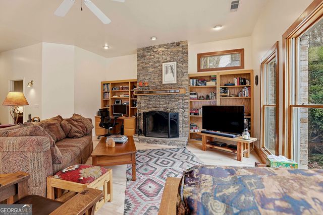 130 Emerald Lane, Fayetteville, GA 30214