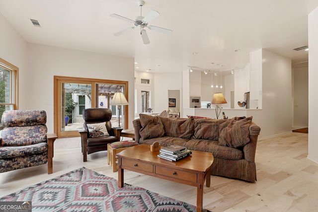 130 Emerald Lane, Fayetteville, GA 30214