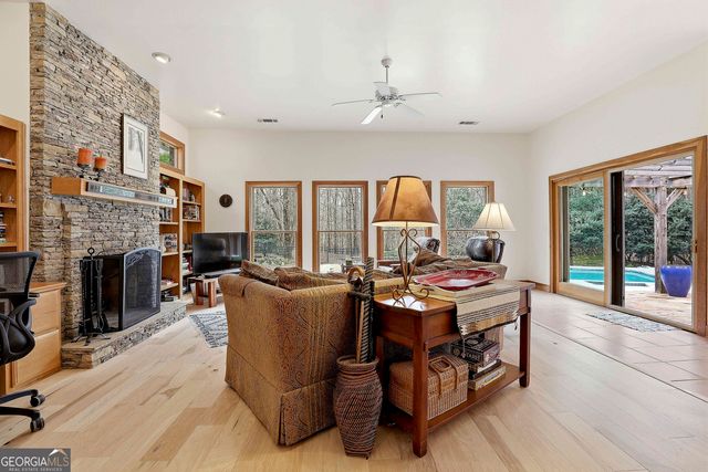 130 Emerald Lane, Fayetteville, GA 30214