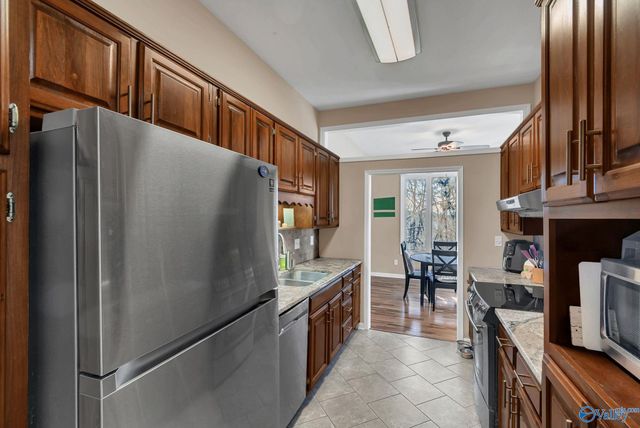 211 Knollridge Circle SE 2, Huntsville, AL 35801