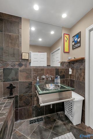 211 Knollridge Circle SE 2, Huntsville, AL 35801