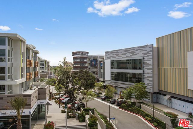 12698 Sandhill Lane 3, Los Angeles, CA 90094