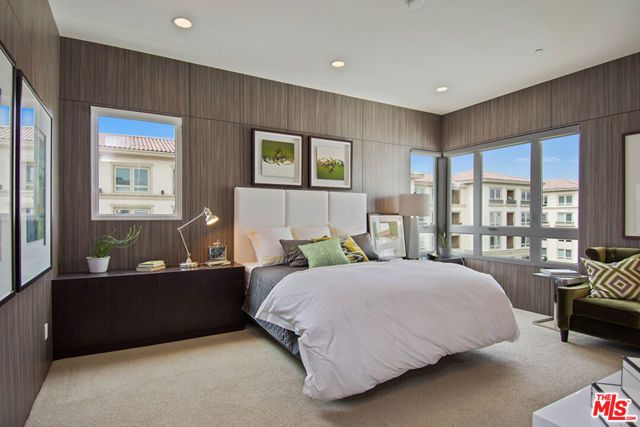 12698 Sandhill Lane 3, Los Angeles, CA 90094