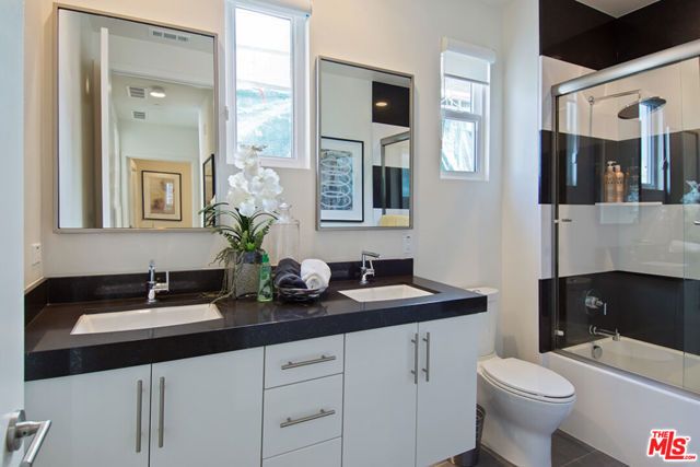12698 Sandhill Lane 3, Los Angeles, CA 90094