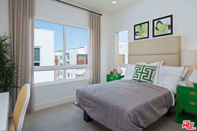 12698 Sandhill Lane 3, Los Angeles, CA 90094