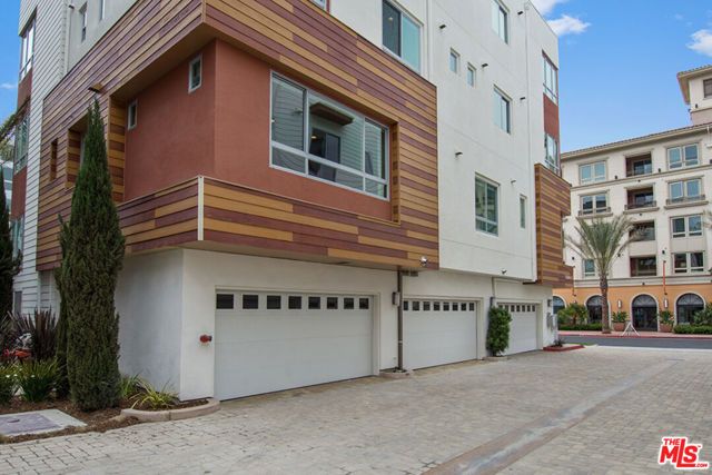 12698 Sandhill Lane 3, Los Angeles, CA 90094