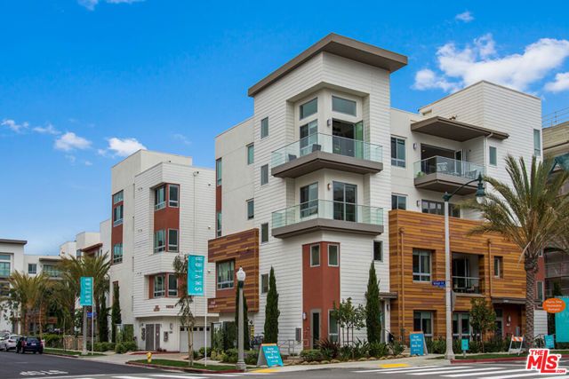 12698 Sandhill Lane 3, Los Angeles, CA 90094