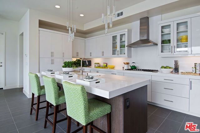 12698 Sandhill Lane 3, Los Angeles, CA 90094