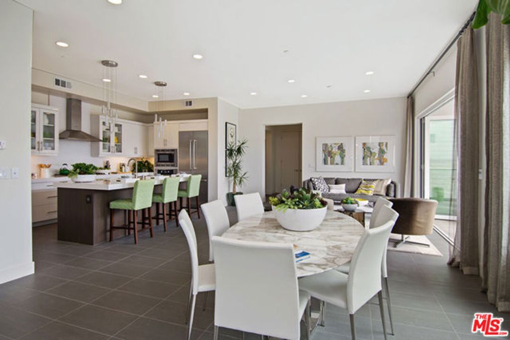 12698 Sandhill Lane 3, Los Angeles, CA 90094