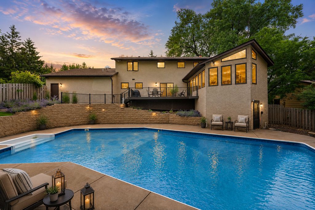 8030 Somerset Road, Woodbury, MN 55125 — photo 2