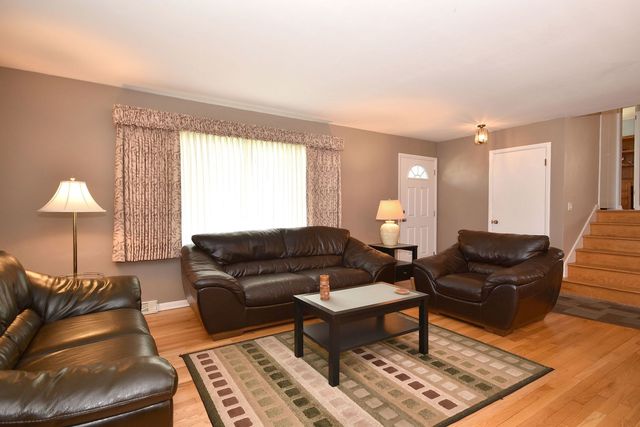 861 S Hawthorne Avenue, Elmhurst, IL 60126