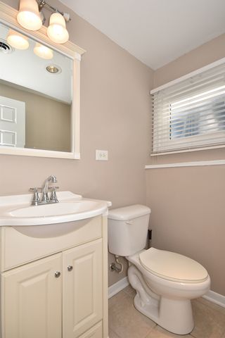 861 S Hawthorne Avenue, Elmhurst, IL 60126