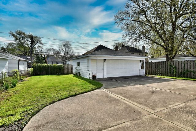 861 S Hawthorne Avenue, Elmhurst, IL 60126
