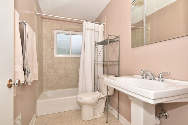 861 S Hawthorne Avenue, Elmhurst, IL 60126