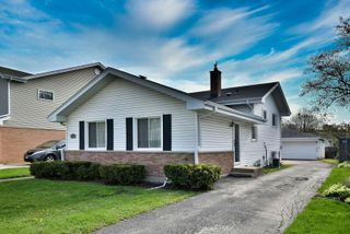 861 S Hawthorne Avenue, Elmhurst, IL 60126