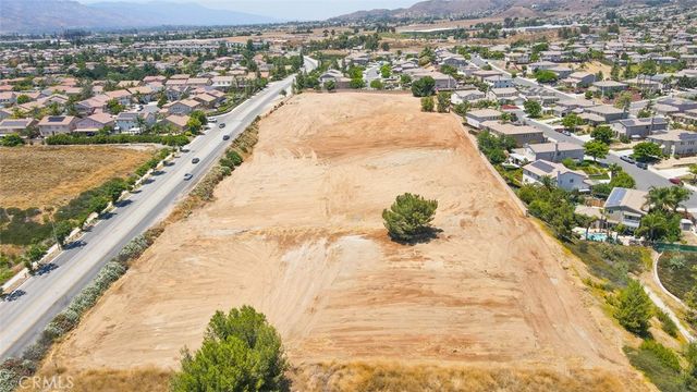 2 Jackson Ave, Murrieta, CA 92562