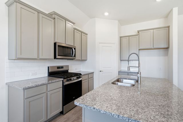 3250 Hunters Glen Drive, Aubrey, TX 76227
