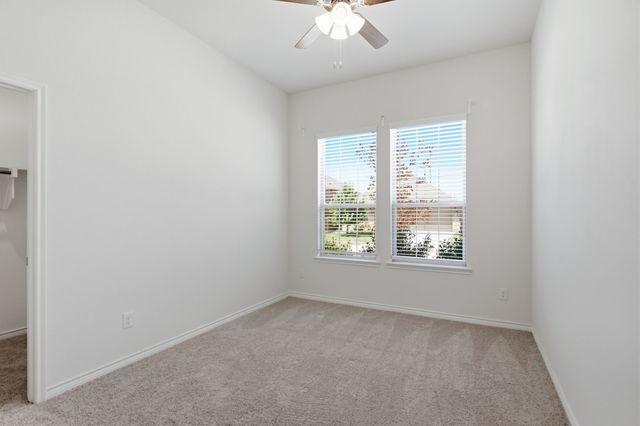 3250 Hunters Glen Drive, Aubrey, TX 76227
