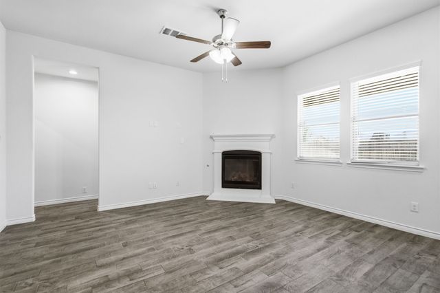 3250 Hunters Glen Drive, Aubrey, TX 76227