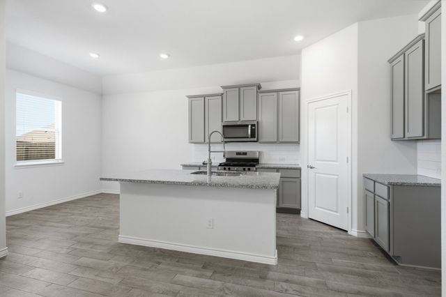 3250 Hunters Glen Drive, Aubrey, TX 76227