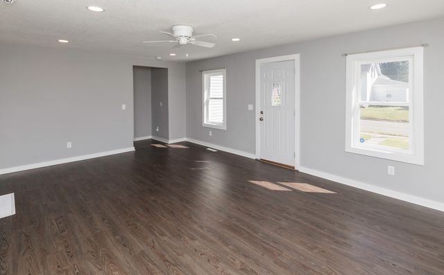 303 W 5th Street S, Newton, IA 50208