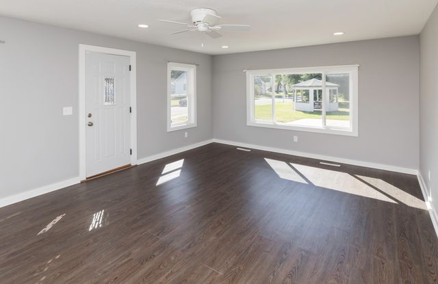 303 W 5th Street S, Newton, IA 50208