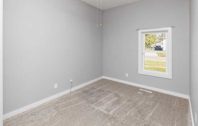 303 W 5th Street S, Newton, IA 50208