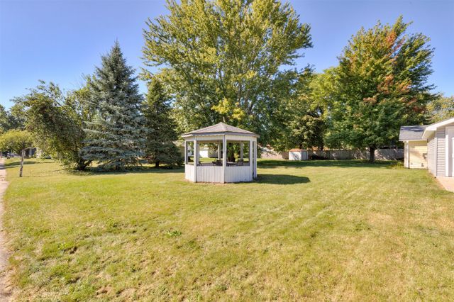 303 W 5th Street S, Newton, IA 50208